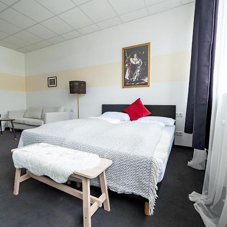 Full House Hostel Nurnberg - Shared Bath & Kitchen エクステリア 写真