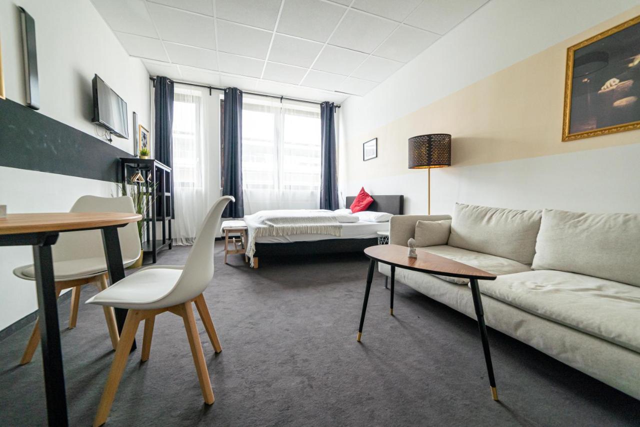 Full House Hostel Nurnberg - Shared Bath & Kitchen エクステリア 写真