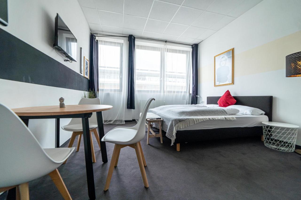 Full House Hostel Nurnberg - Shared Bath & Kitchen エクステリア 写真