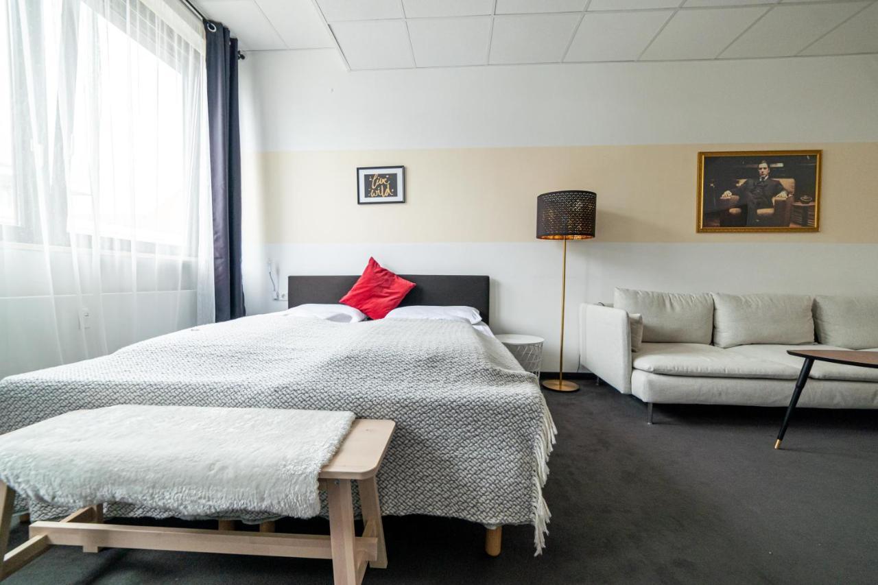Full House Hostel Nurnberg - Shared Bath & Kitchen エクステリア 写真