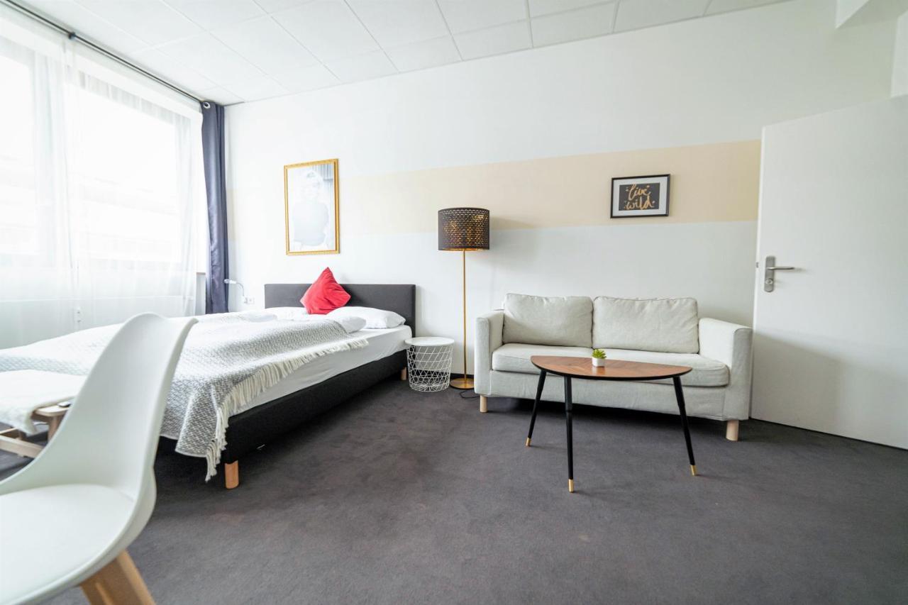 Full House Hostel Nurnberg - Shared Bath & Kitchen エクステリア 写真