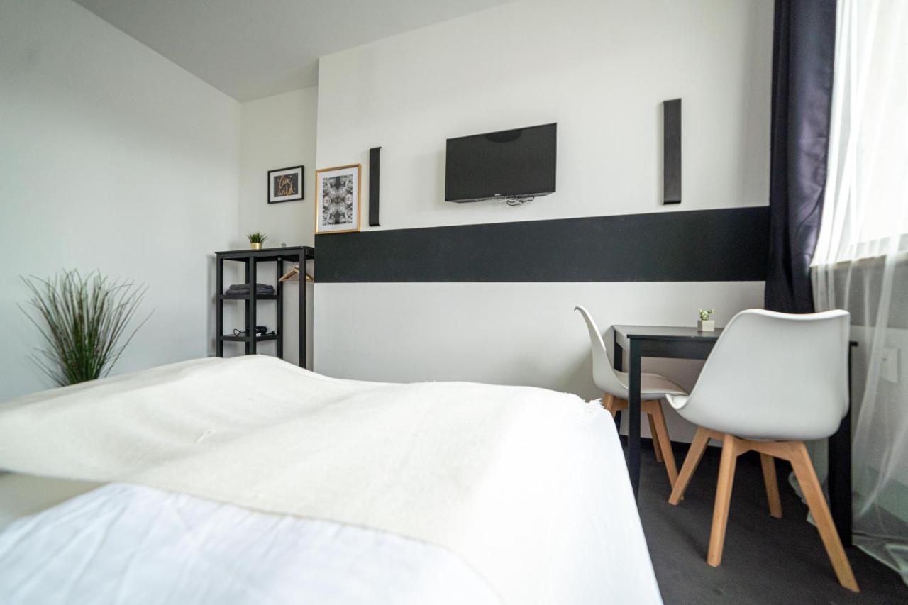 Full House Hostel Nurnberg - Shared Bath & Kitchen エクステリア 写真