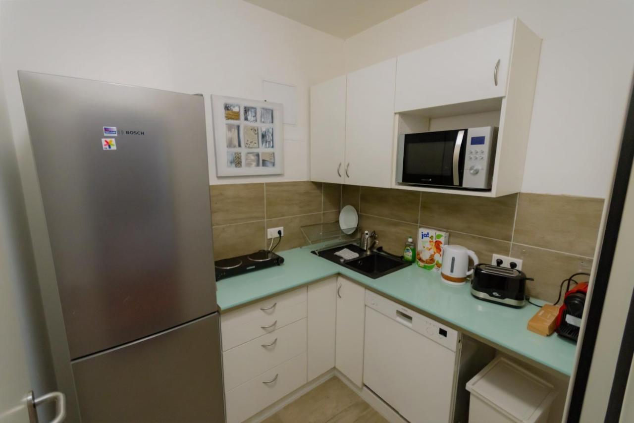 Full House Hostel Nurnberg - Shared Bath & Kitchen エクステリア 写真