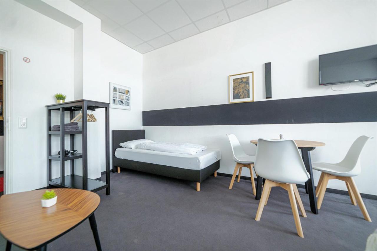 Full House Hostel Nurnberg - Shared Bath & Kitchen エクステリア 写真