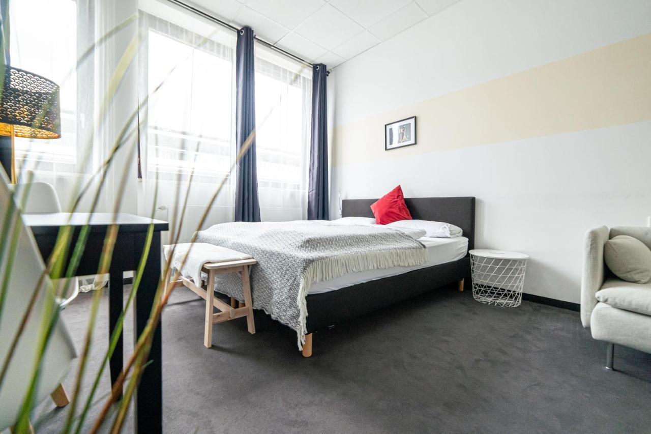 Full House Hostel Nurnberg - Shared Bath & Kitchen エクステリア 写真